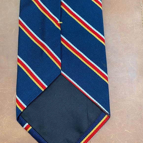 Vintage Classic 100% Silk Tie - Picture 2 of 5